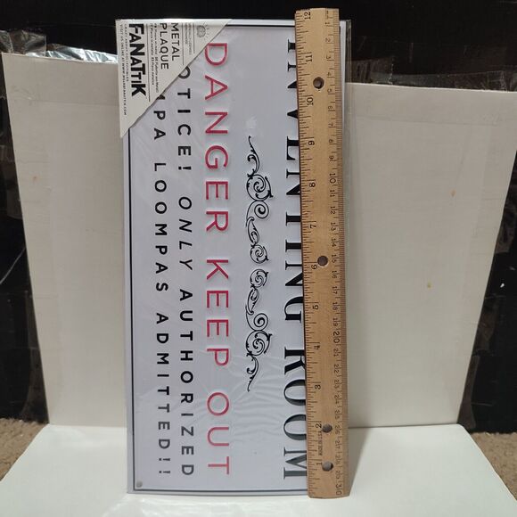 Willy Wonka and the Chocolate Factory Inventing Room Tin Sign Official Display - Picture 3 of 5